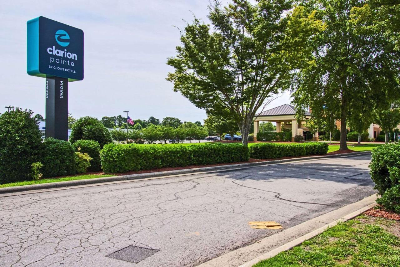 Clarion Pointe New Bern Hotel Exterior photo