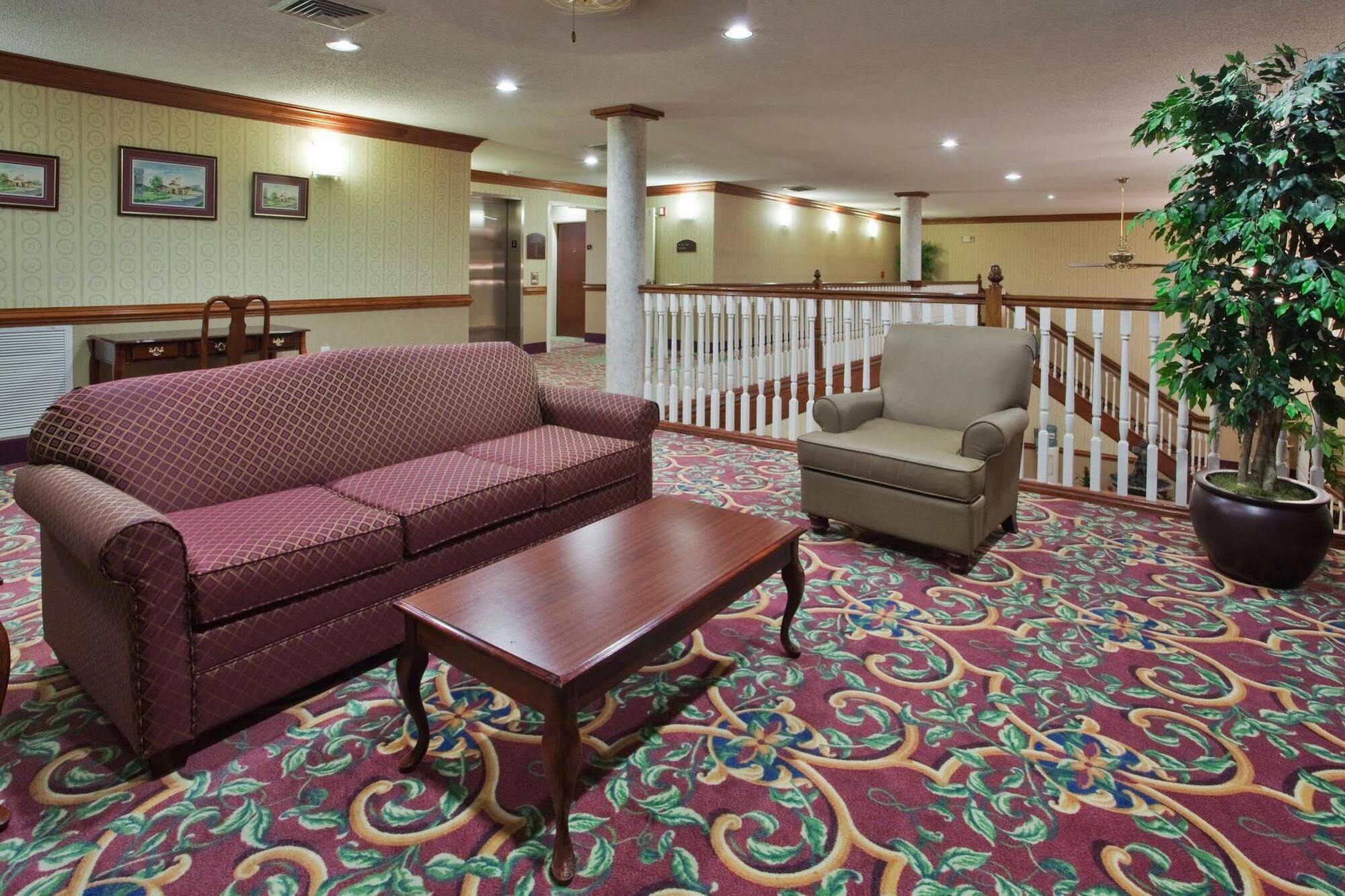 Clarion Pointe New Bern Hotel Exterior photo